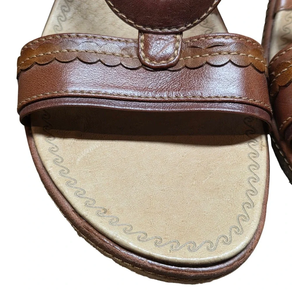 Clarks Artisan Collection Brown Leather Scalloped Wedge Sandals Womens 8M 73532
